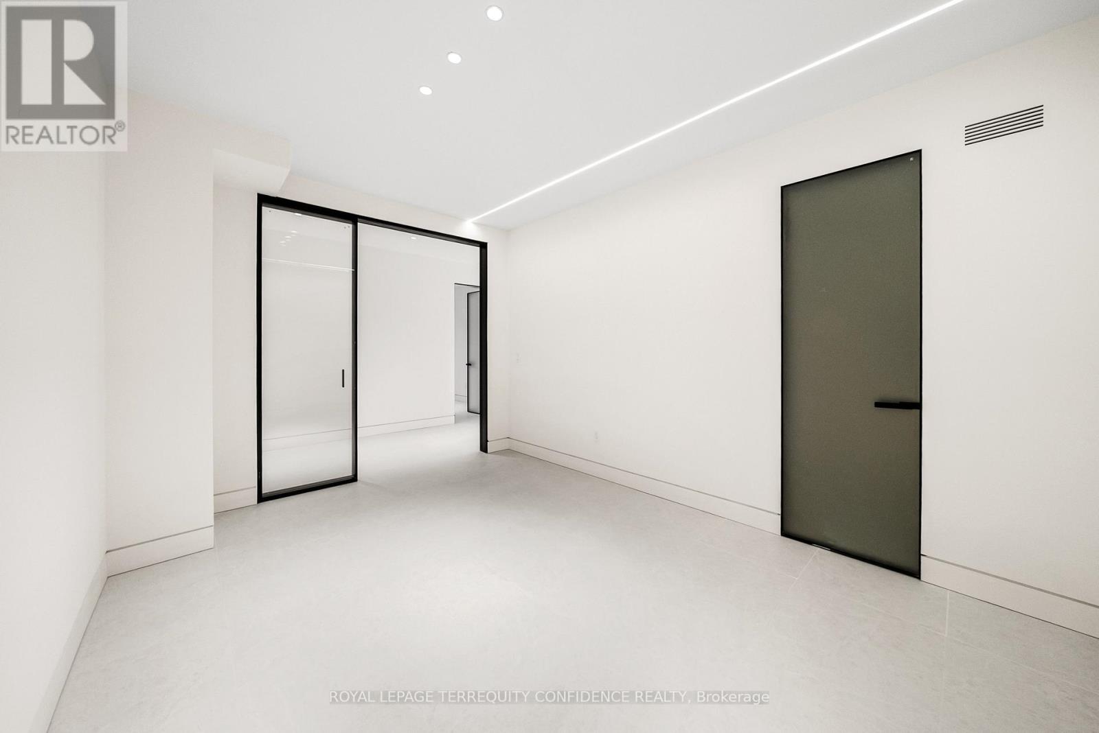 281 Kerrybrook Drive, Richmond Hill, Ontario  L4C 3R2 - Photo 42 - N12968148