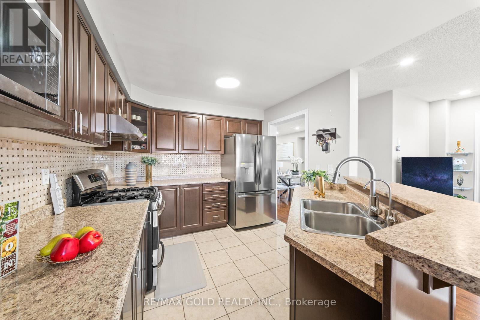 95 Cedarbrook Road, Brampton, Ontario  L6R 0W5 - Photo 17 - W12973198