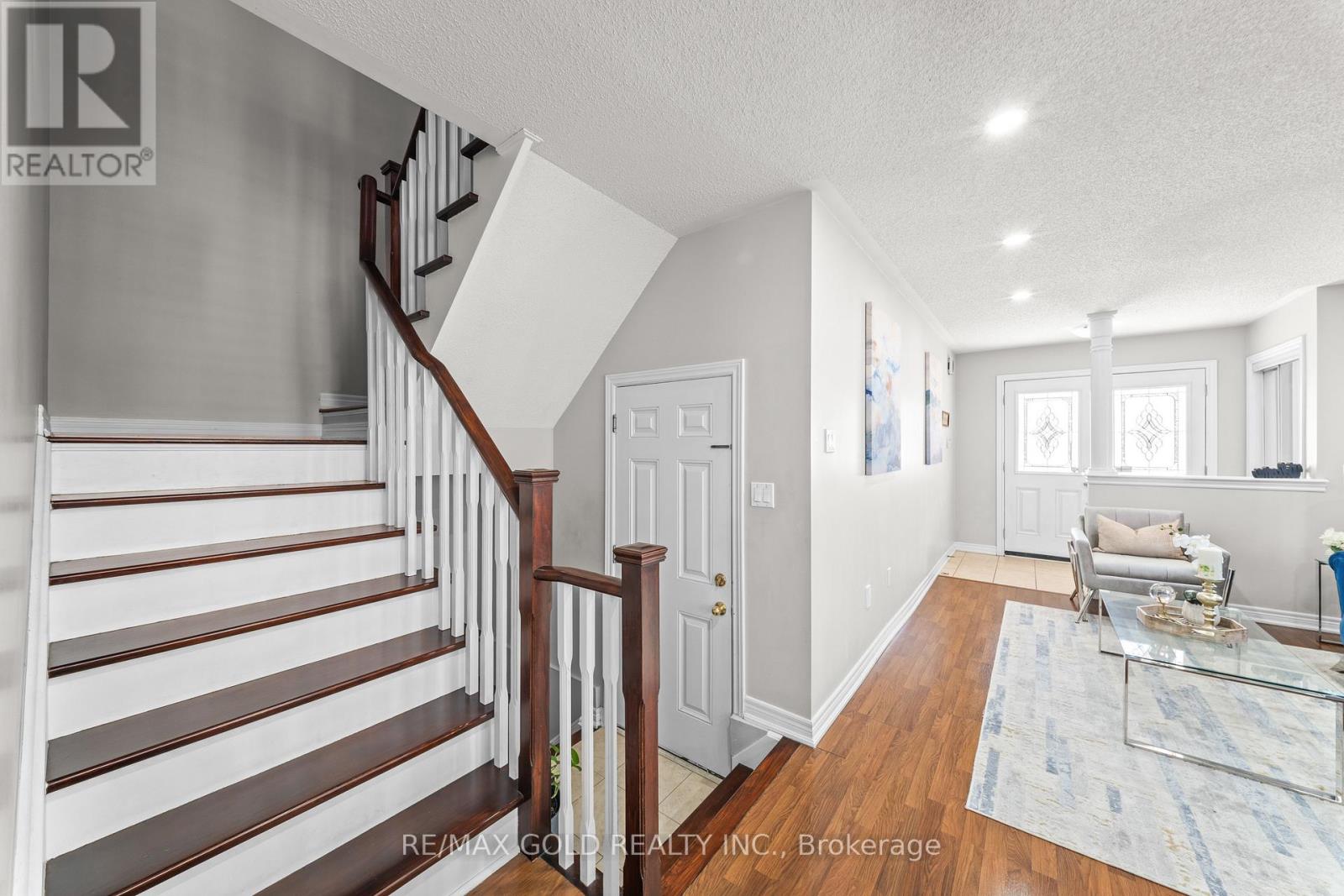 95 Cedarbrook Road, Brampton, Ontario  L6R 0W5 - Photo 9 - W12973198