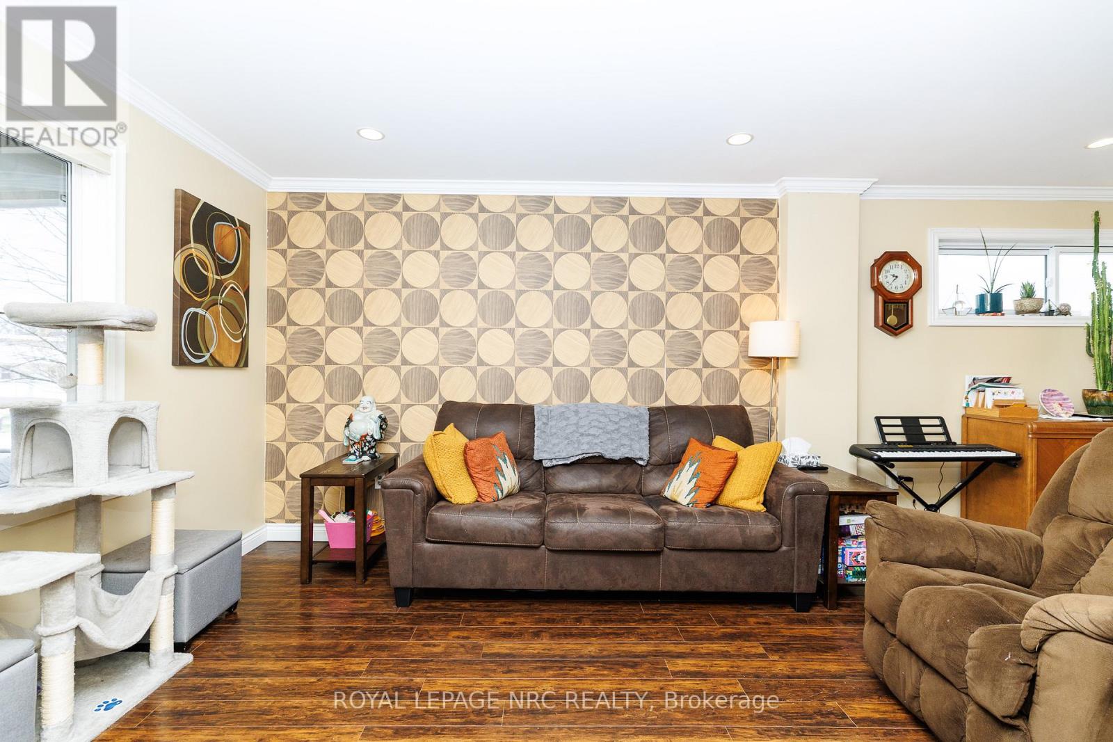 78 Russell Avenue, St. Catharines, Ontario  L2R 1V7 - Photo 7 - X12973706