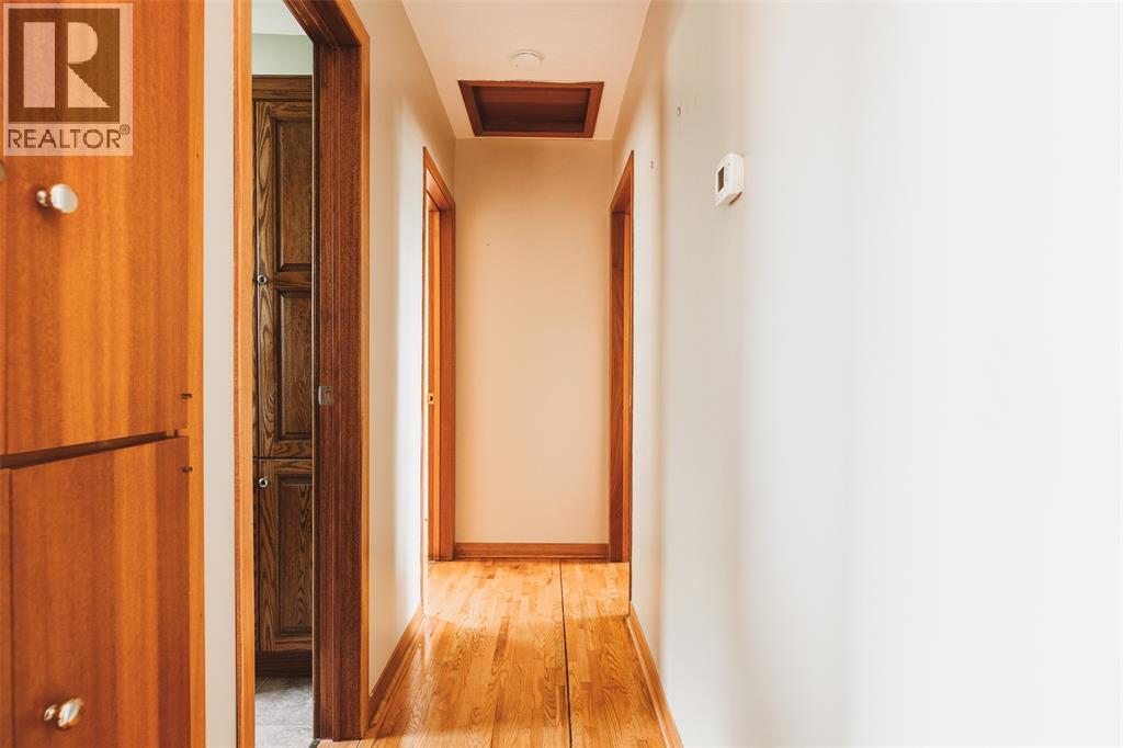 28 Highland Drive, Wallaceburg, Ontario  N8A 2K4 - Photo 10 - 26007543