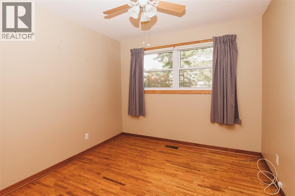 28 Highland Drive, Wallaceburg, Ontario  N8A 2K4 - Photo 13 - 26007543