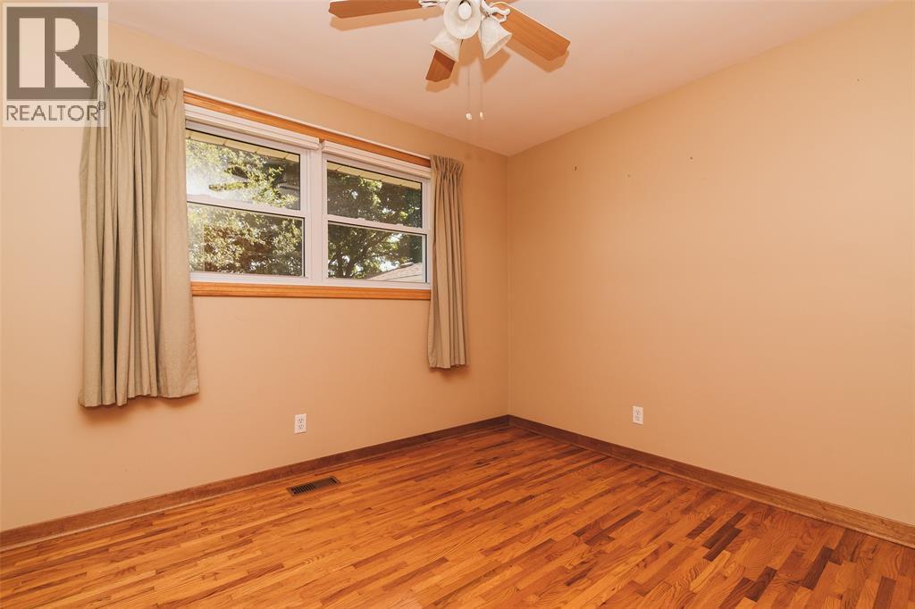 28 Highland Drive, Wallaceburg, Ontario  N8A 2K4 - Photo 17 - 26007543