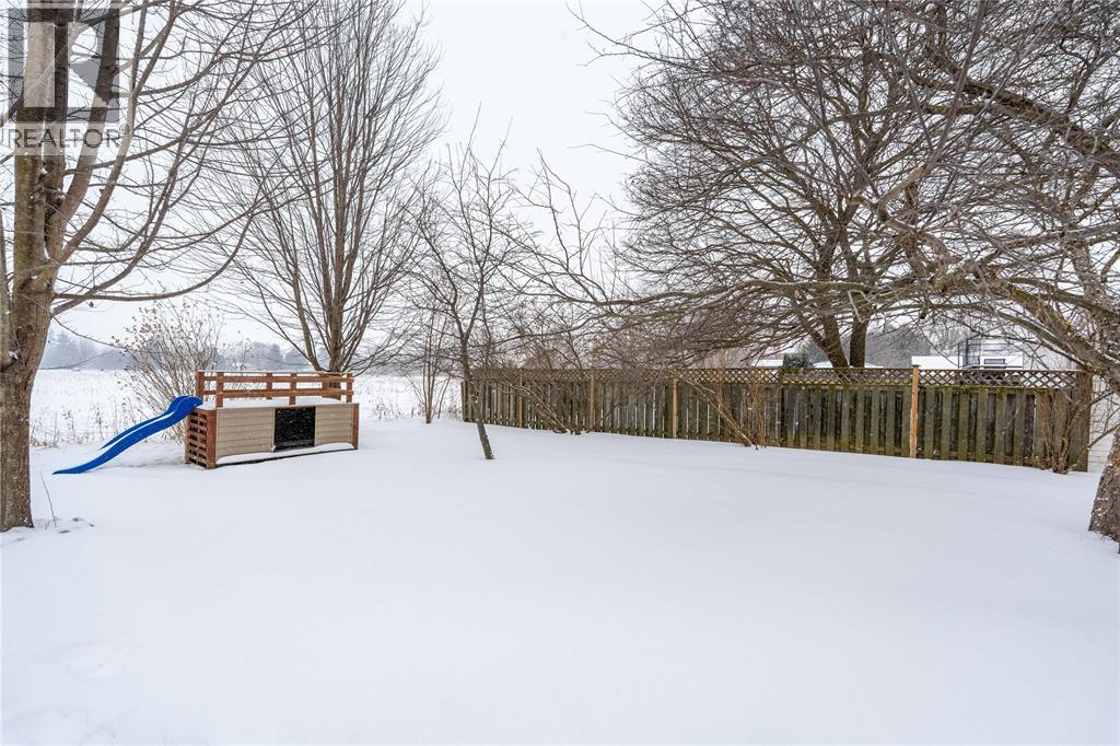 28 Highland Drive, Wallaceburg, Ontario  N8A 2K4 - Photo 21 - 26007543