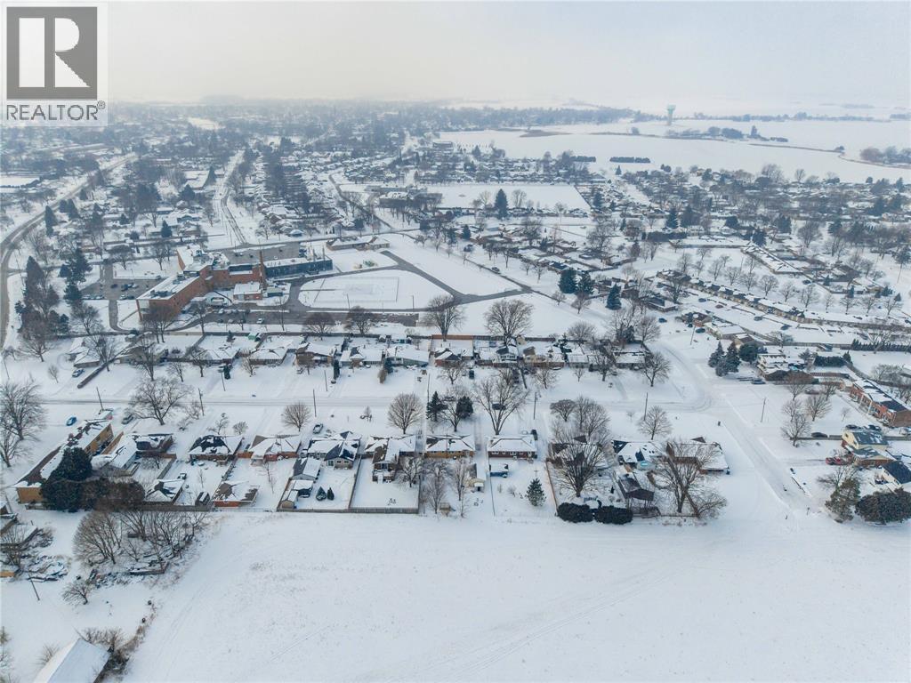 28 Highland Drive, Wallaceburg, Ontario  N8A 2K4 - Photo 25 - 26007543