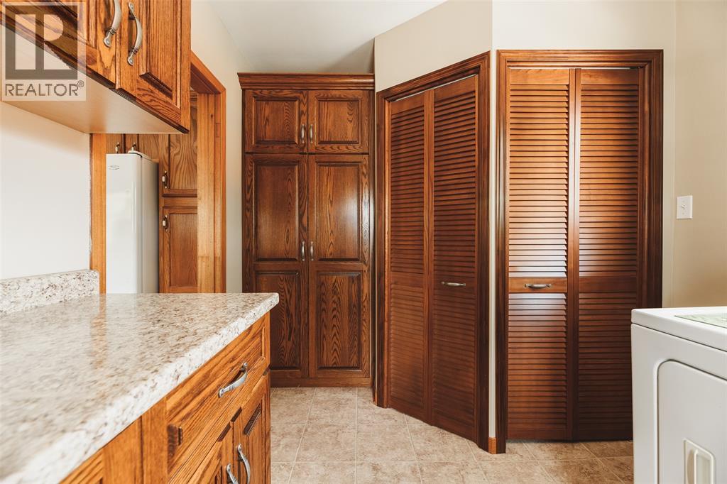 28 Highland Drive, Wallaceburg, Ontario  N8A 2K4 - Photo 8 - 26007543