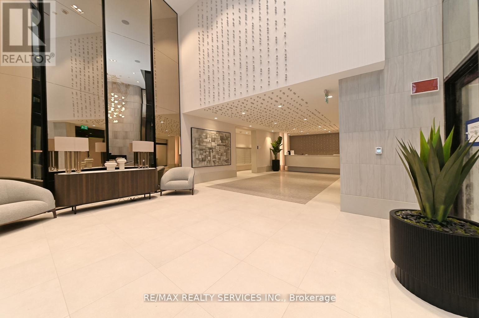 507 - 2020 Bathrust St Street E, Toronto, Ontario M5P 0A6 - Photo 3 - C12973762