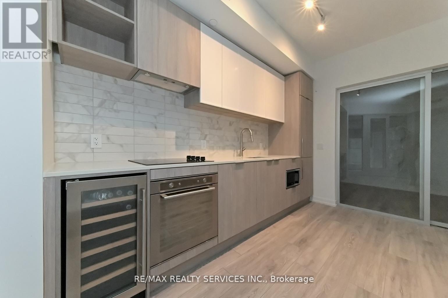 507 - 2020 Bathrust St Street E, Toronto, Ontario M5P 0A6 - Photo 8 - C12973762