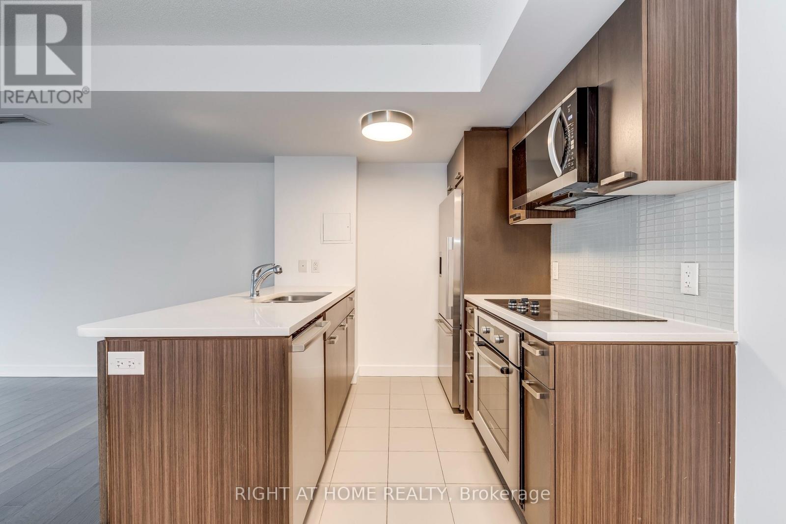 314 - 295 Adelaide Street W, Toronto, Ontario M5V 0L4 - Photo 11 - C12973796