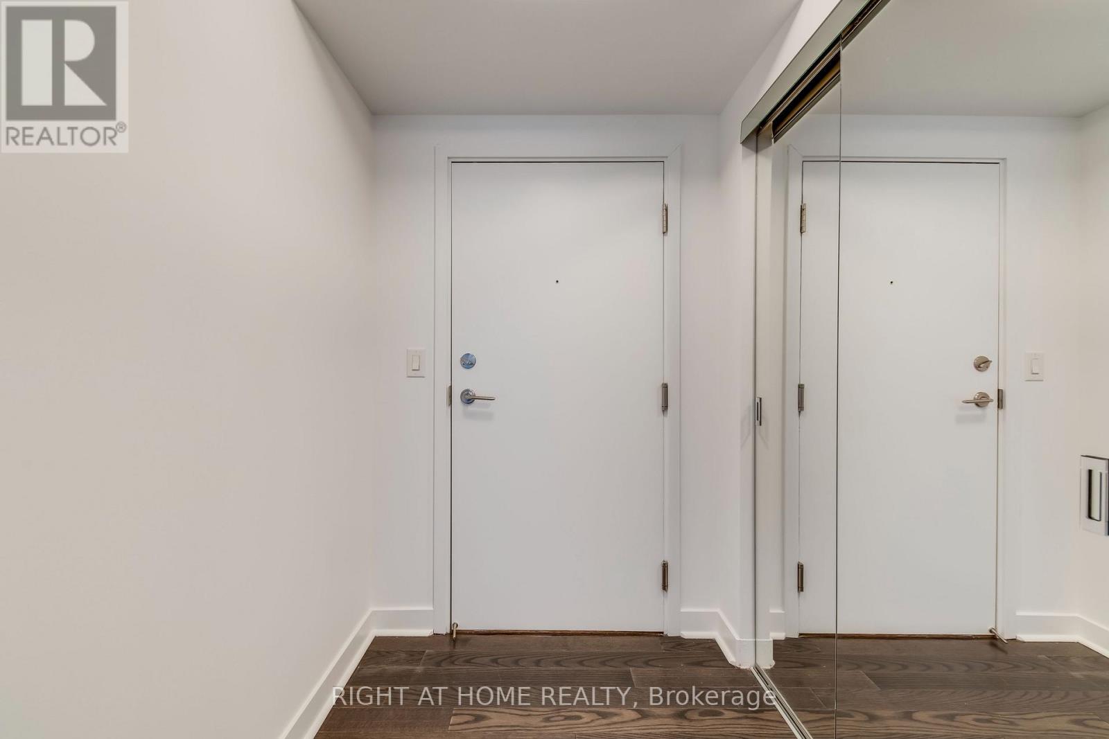 314 - 295 Adelaide Street W, Toronto, Ontario M5V 0L4 - Photo 7 - C12973796