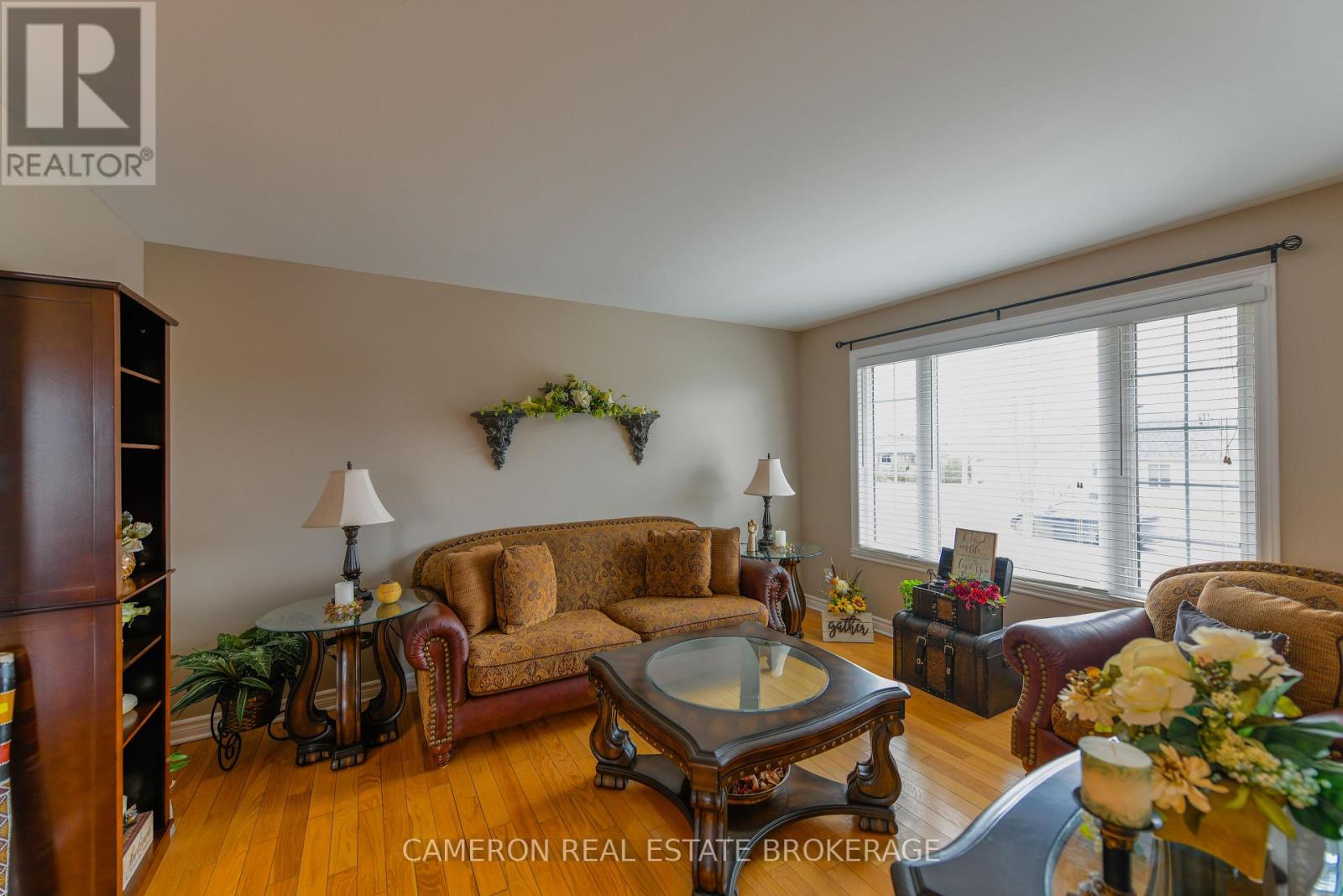 67 Gail Elizabeth Court, Cornwall, Ontario  K6H 0A7 - Photo 4 - X12973834