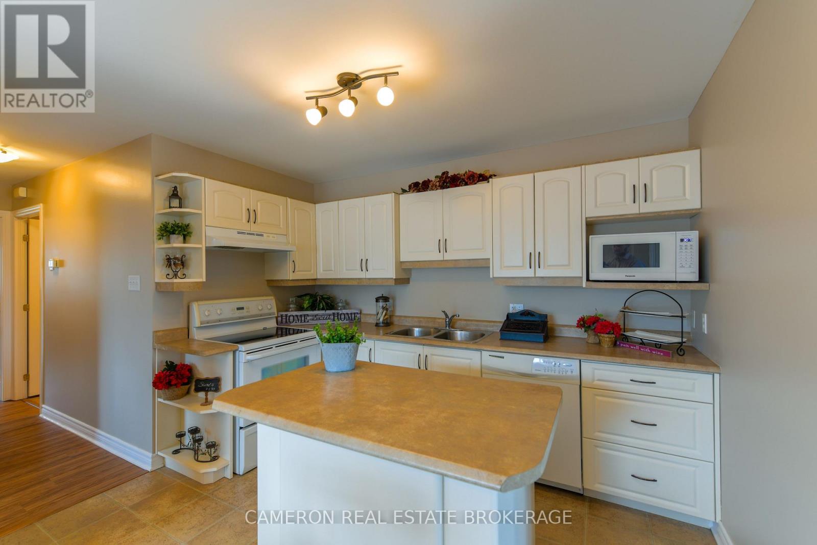 67 Gail Elizabeth Court, Cornwall, Ontario  K6H 0A7 - Photo 8 - X12973834