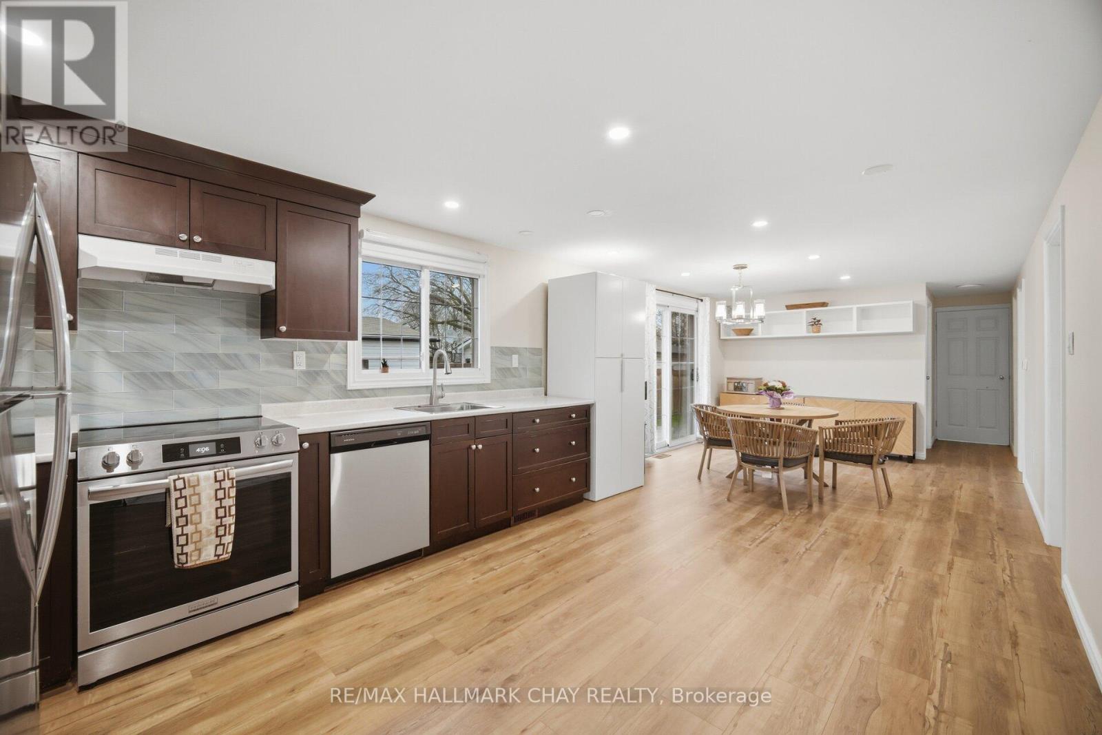 97 Walkem Drive, New Tecumseth (Tottenham), Ontario  L0G 1W0 - Photo 12 - N12973696