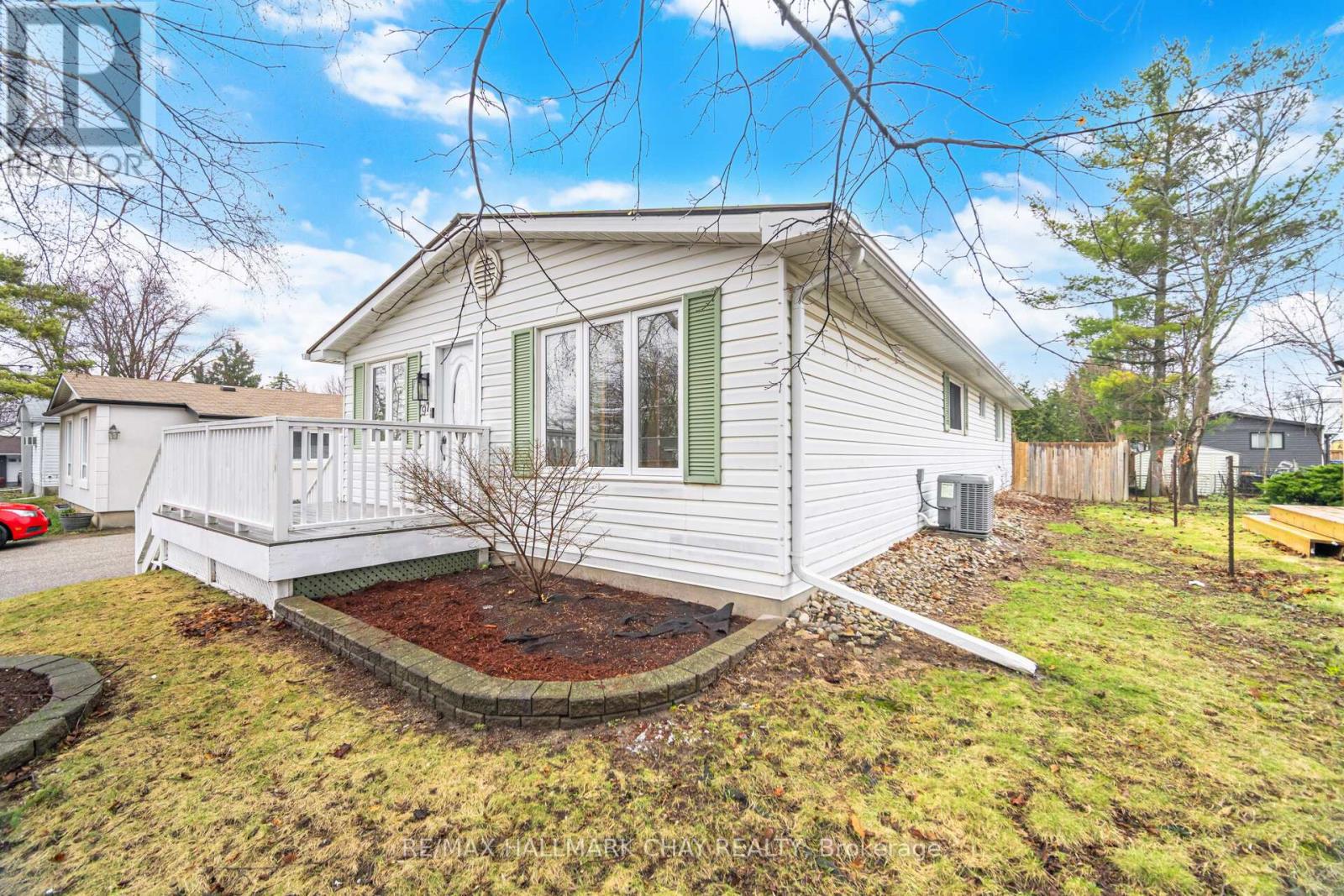 97 Walkem Drive, New Tecumseth (Tottenham), Ontario  L0G 1W0 - Photo 3 - N12973696