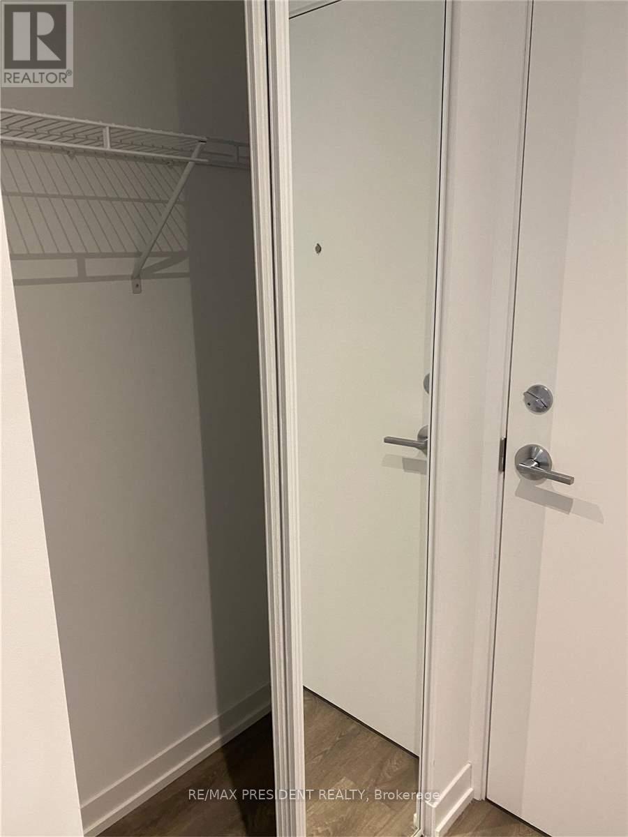 1606 - 5 Buttermill Avenue, Vaughan, Ontario  L4K 0J5 - Photo 12 - N12973760