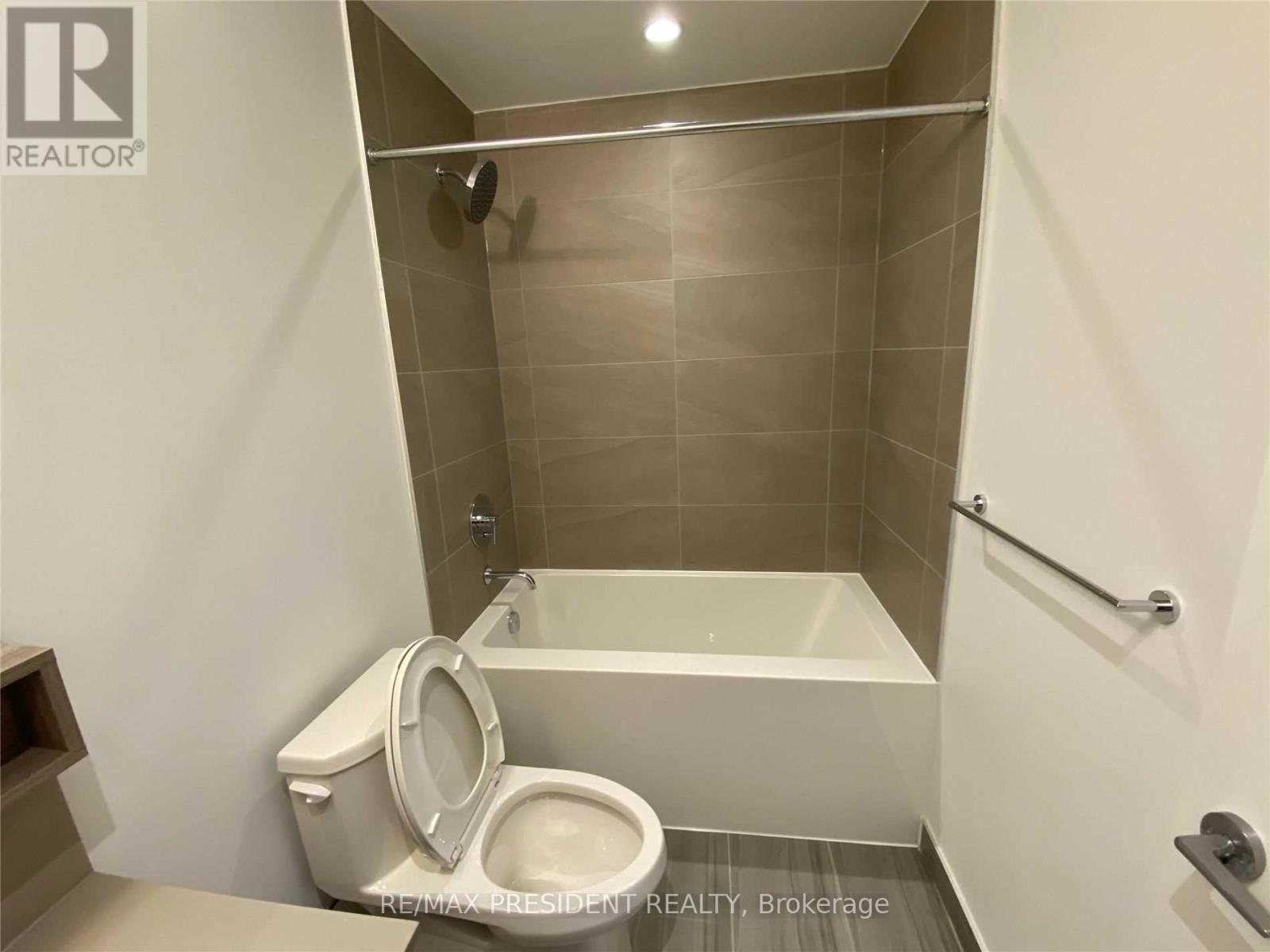 1606 - 5 Buttermill Avenue, Vaughan, Ontario  L4K 0J5 - Photo 16 - N12973760