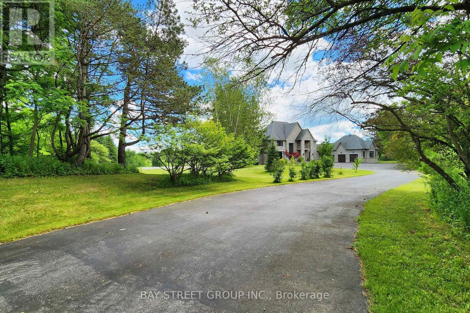 3141 Vivian Road, Whitchurch-Stouffville, Ontario  L3Y 4W1 - Photo 4 - N12973764