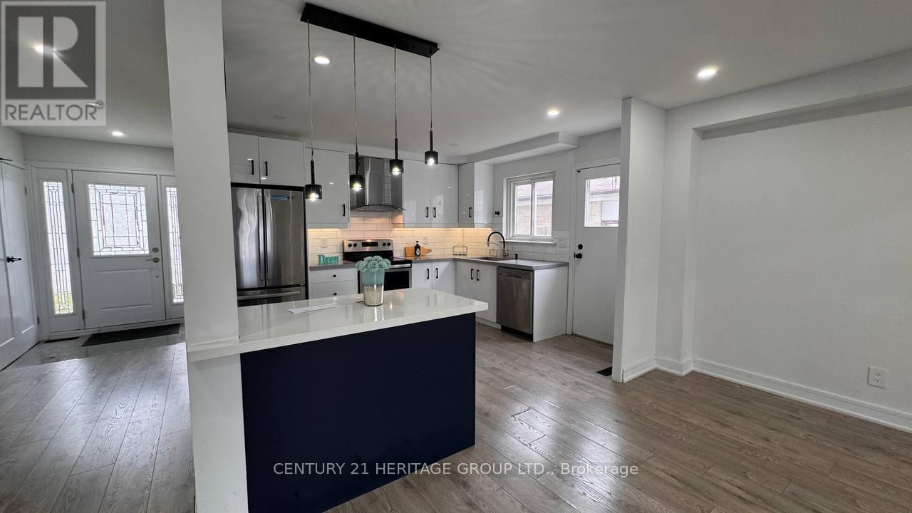 735 Pam Crescent, Newmarket, Ontario  L3Y 5B7 - Photo 4 - N12973774