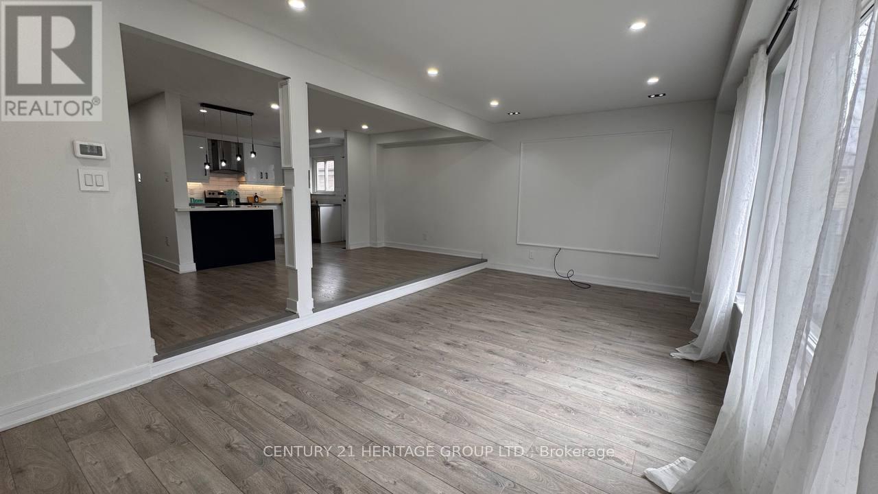 735 Pam Crescent, Newmarket, Ontario  L3Y 5B7 - Photo 5 - N12973774