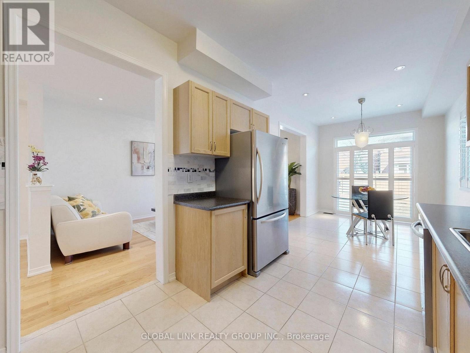 98 Wilf Morden Road, Whitchurch-Stouffville, Ontario  L4A 0K1 - Photo 15 - N12973840