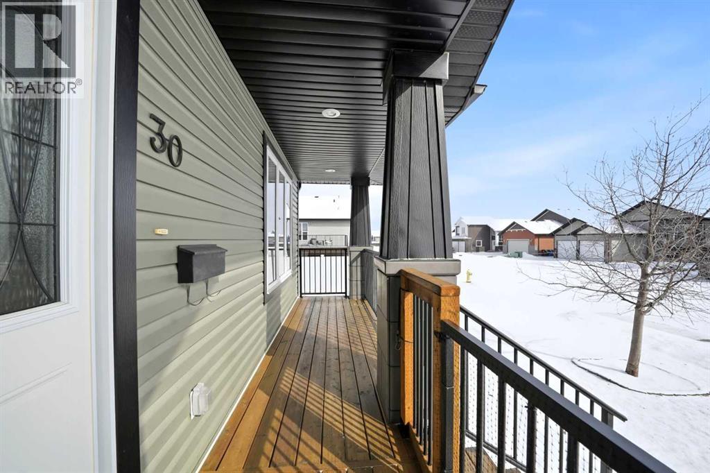30 Morris Court, Blackfalds, Alberta  T4M 0B3 - Photo 3 - A2293811
