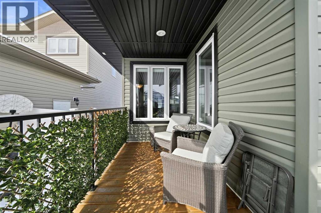 30 Morris Court, Blackfalds, Alberta  T4M 0B3 - Photo 2 - A2293811