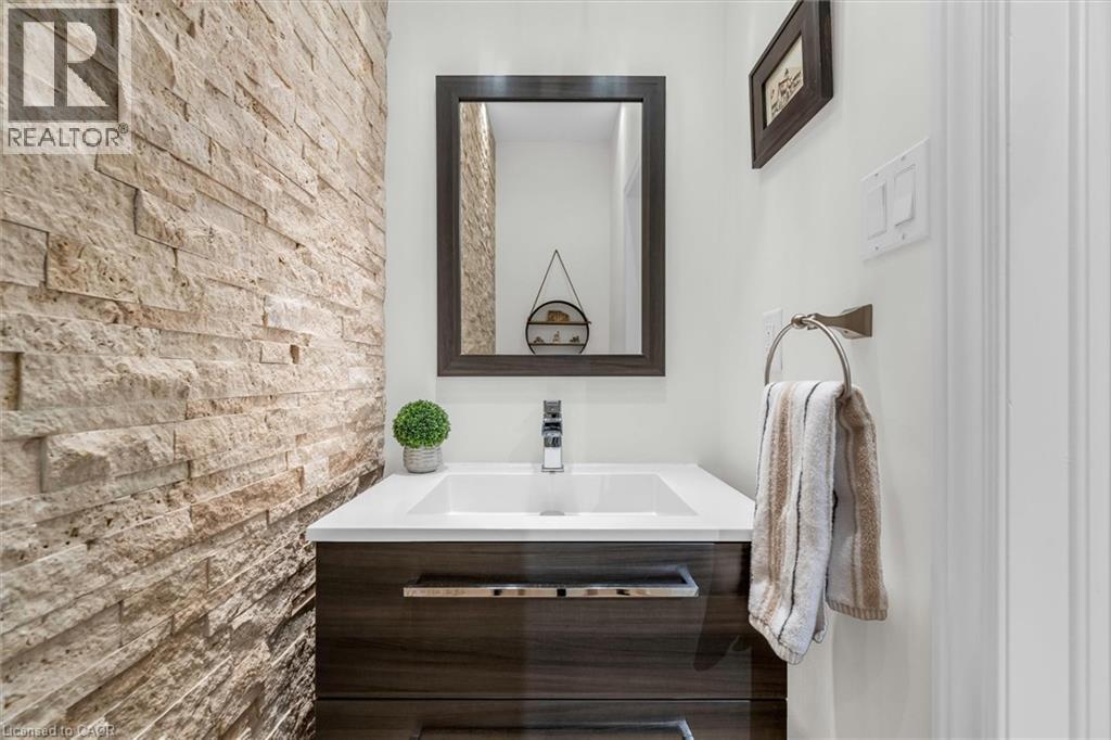 87 Newcombe Road, Dundas, Ontario  L9H 0A6 - Photo 14 - 40818688