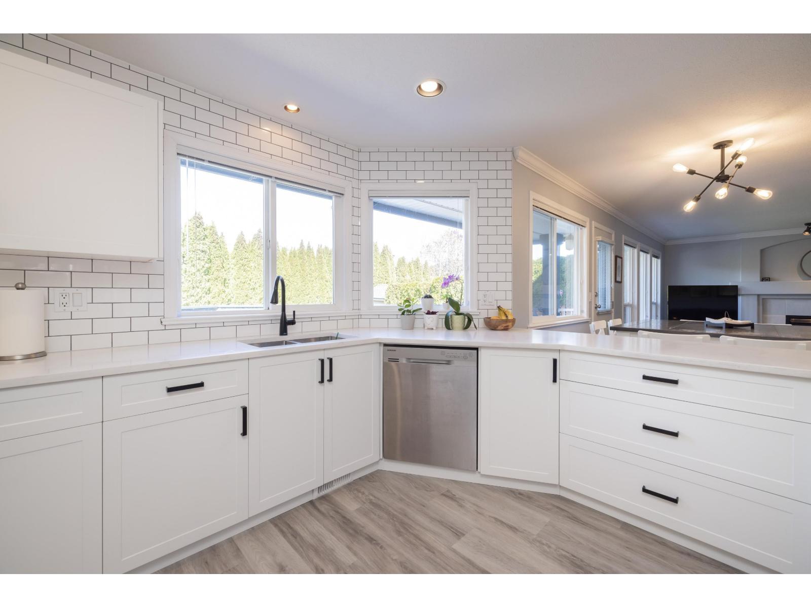 16681 62a Avenue, Surrey, British Columbia  V3S 9L3 - Photo 14 - R3108788