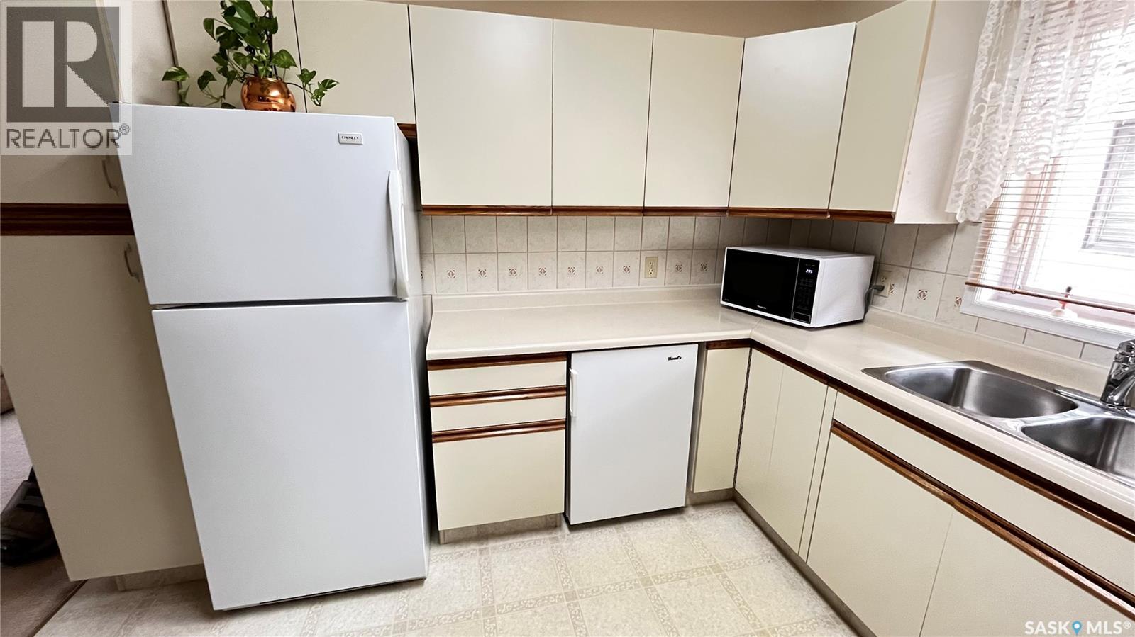 211 Maple Street, Maple Creek, Saskatchewan  S0N 1N0 - Photo 22 - SK032406