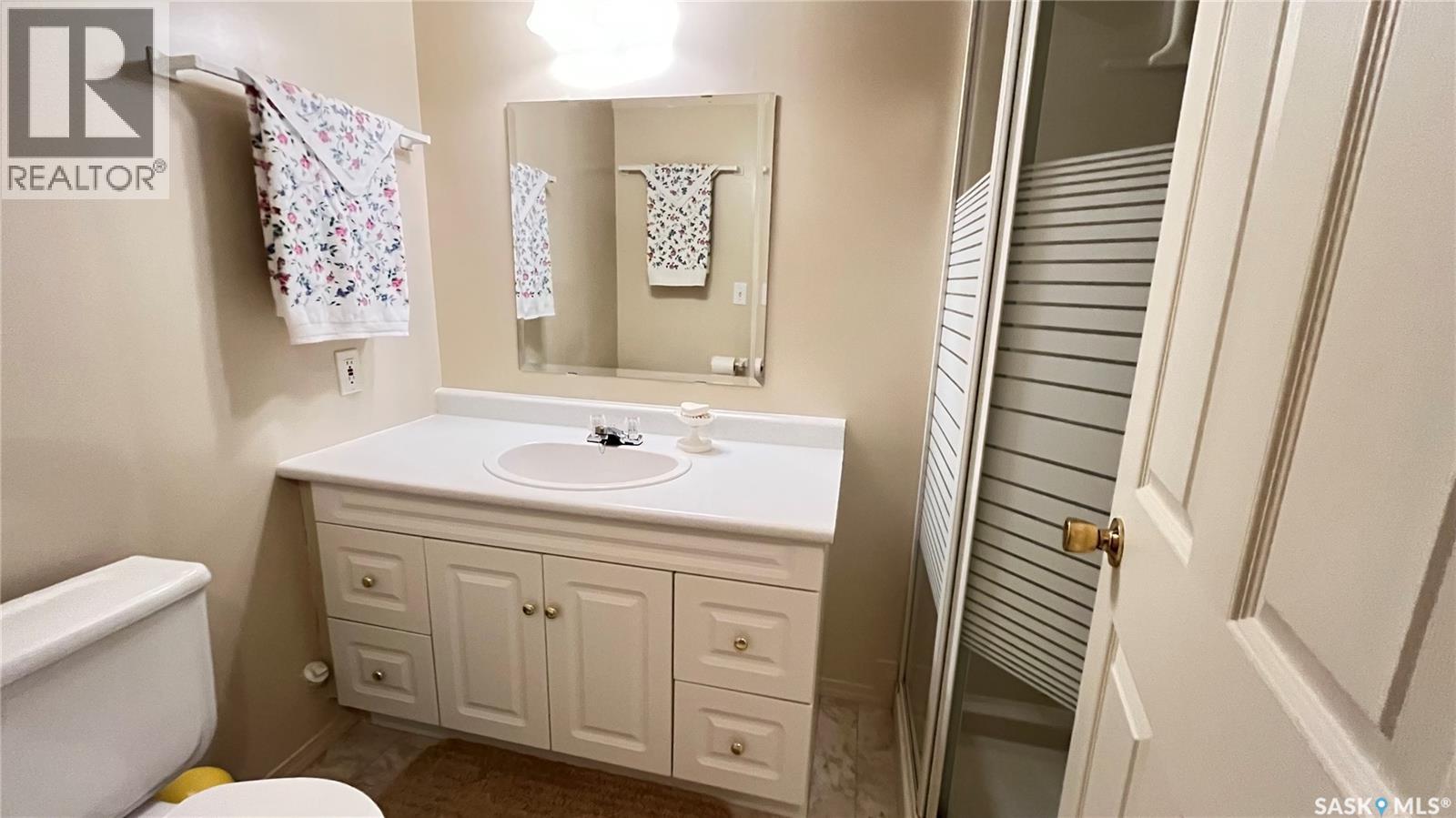 211 Maple Street, Maple Creek, Saskatchewan  S0N 1N0 - Photo 31 - SK032406