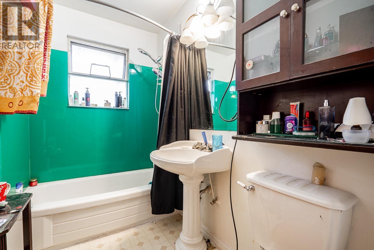 1939 Westminster Avenue, Port Coquitlam, British Columbia  V3B 1E7 - Photo 12 - R3082407