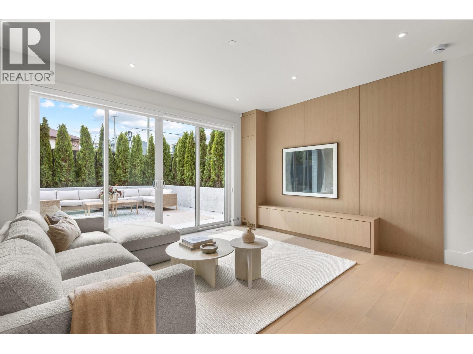 1 2425 Kitchener Street, Vancouver, British Columbia  V5K 3C4 - Photo 4 - R3108627