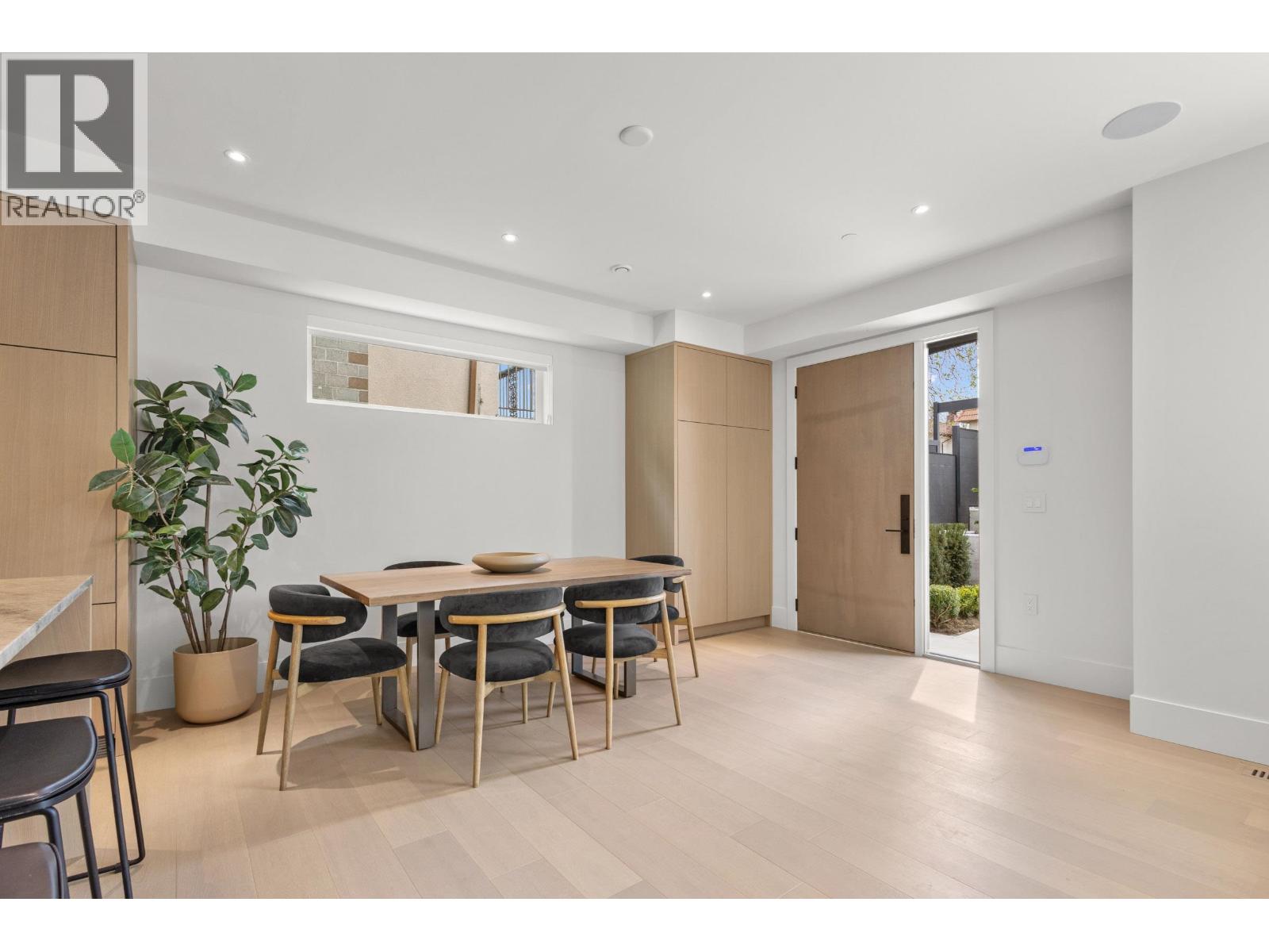 1 2425 Kitchener Street, Vancouver, British Columbia  V5K 3C4 - Photo 3 - R3108627