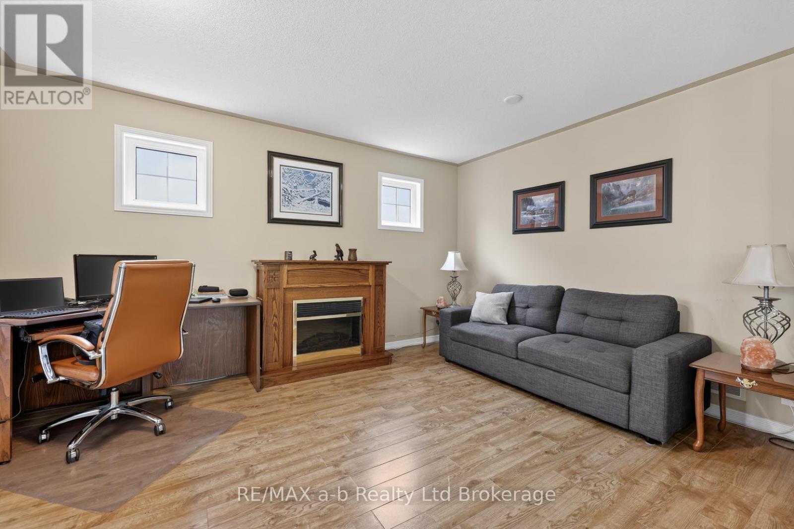 20 Owen Street, Ingersoll, Ontario  N5C 4G7 - Photo 5 - X12854224