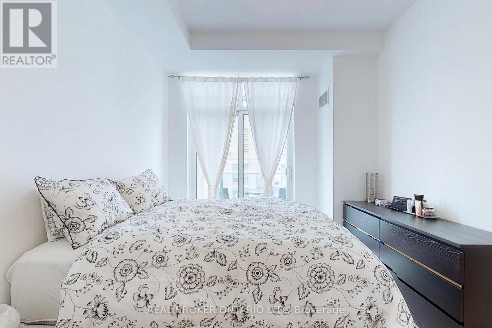 Ph7 - 2087 Lake Shore Boulevard W, Toronto, Ontario  M8V 4G3 - Photo 11 - W12973698