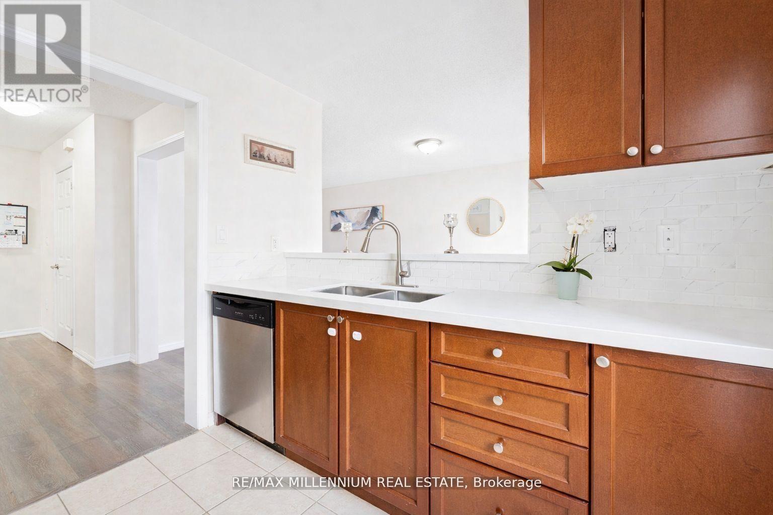 53 Colonel Frank Ching Crescent, Brampton, Ontario  L6Y 5W5 - Photo 10 - W12973724