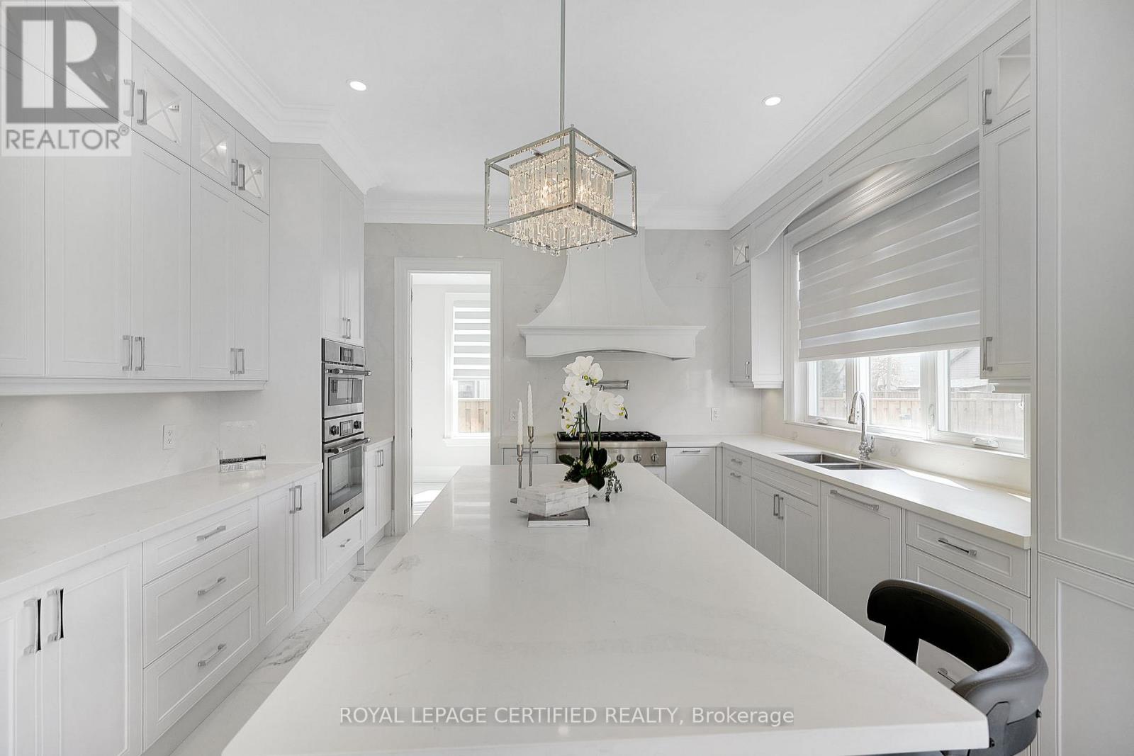 350 Weighton Drive, Oakville, Ontario  L6K 2R4 - Photo 17 - W12973732