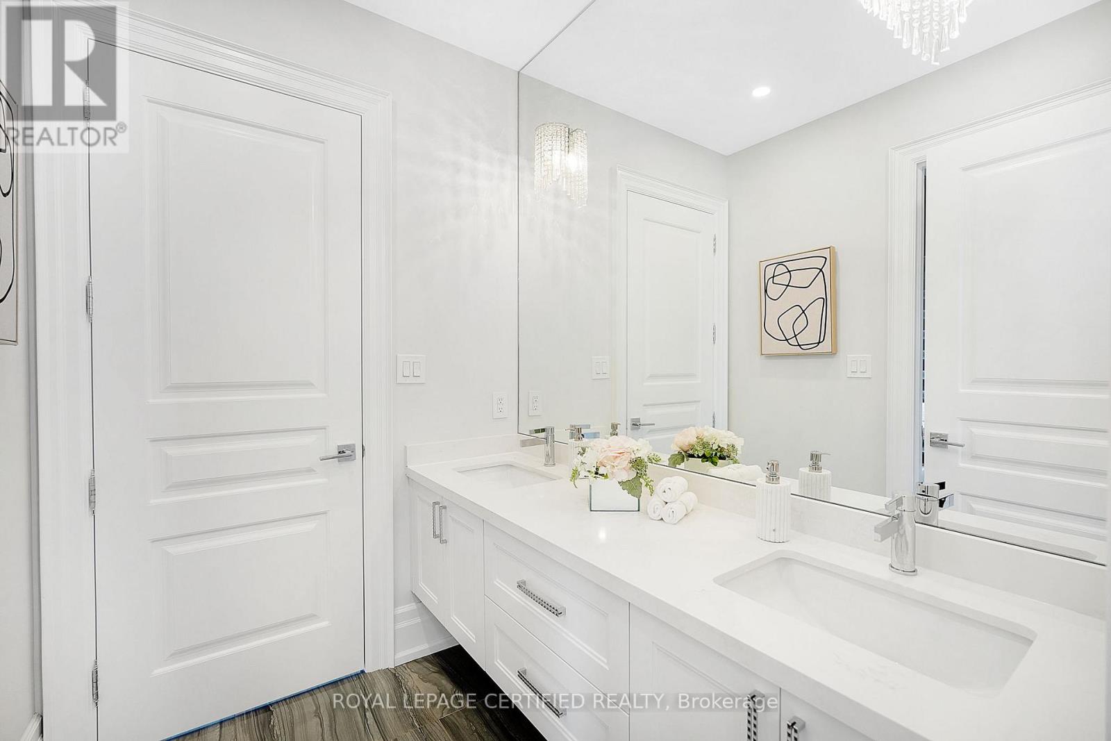 350 Weighton Drive, Oakville, Ontario  L6K 2R4 - Photo 29 - W12973732