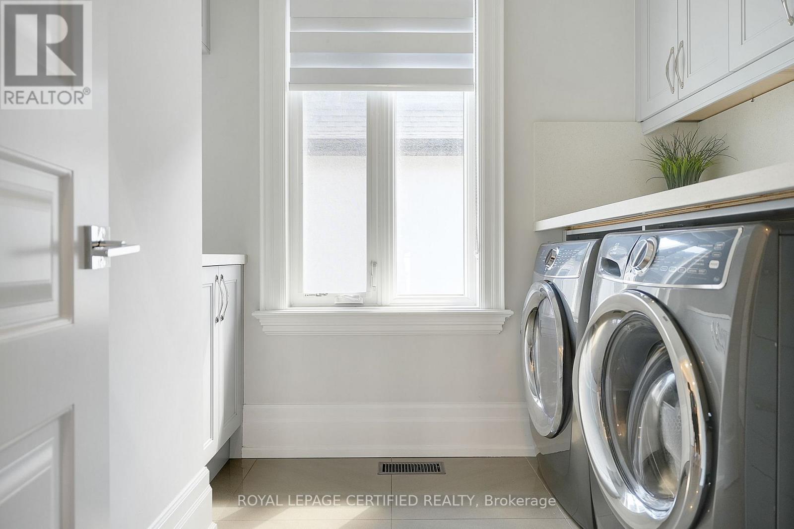 350 Weighton Drive, Oakville, Ontario  L6K 2R4 - Photo 33 - W12973732