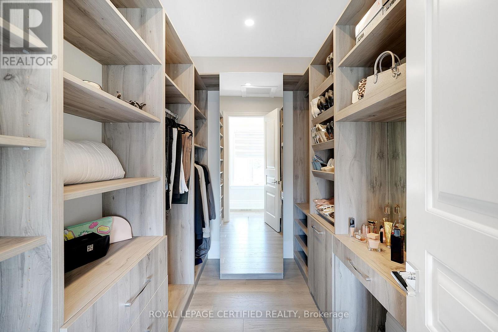 350 Weighton Drive, Oakville, Ontario  L6K 2R4 - Photo 36 - W12973732