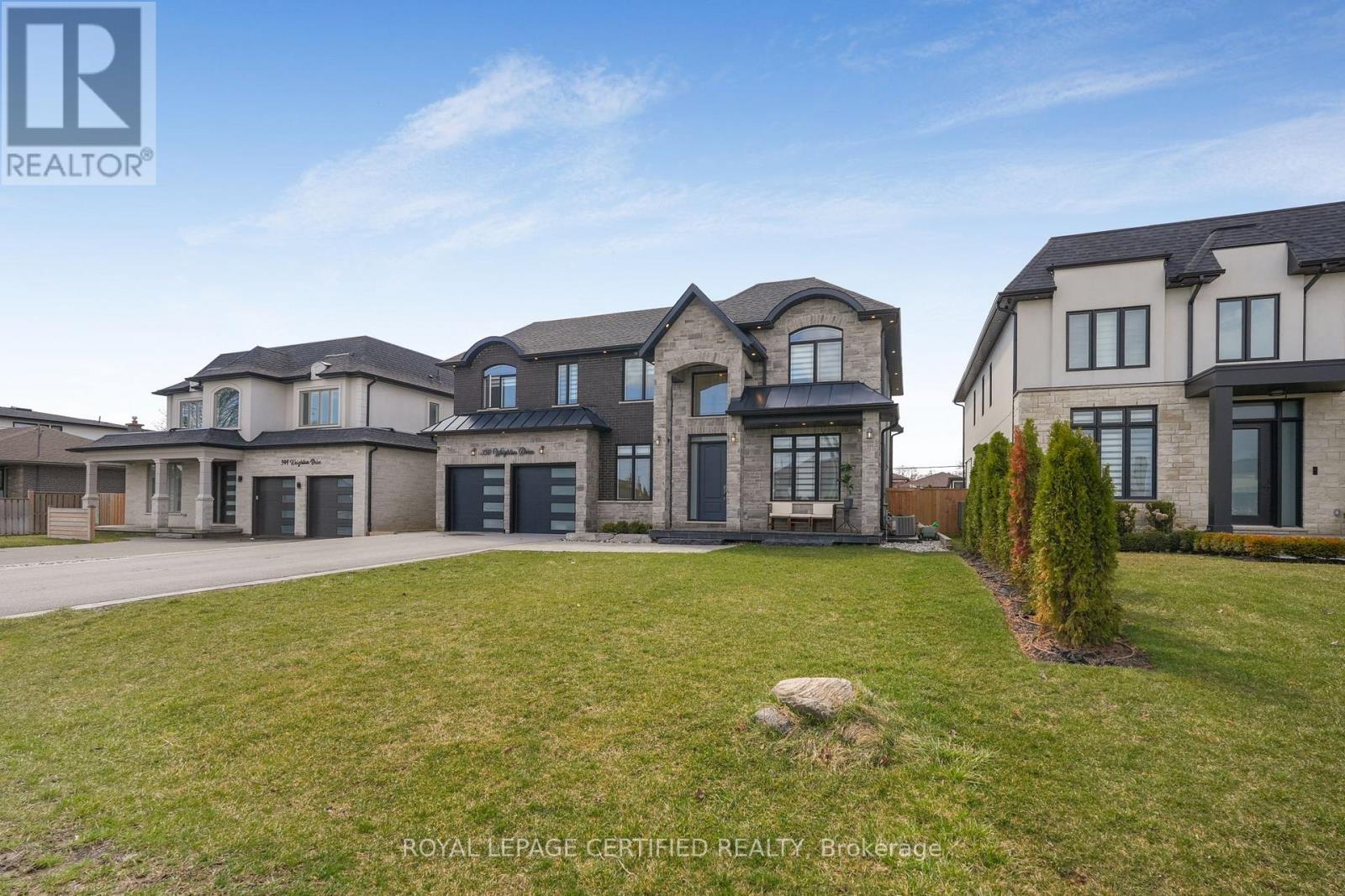 350 Weighton Drive, Oakville, Ontario  L6K 2R4 - Photo 4 - W12973732