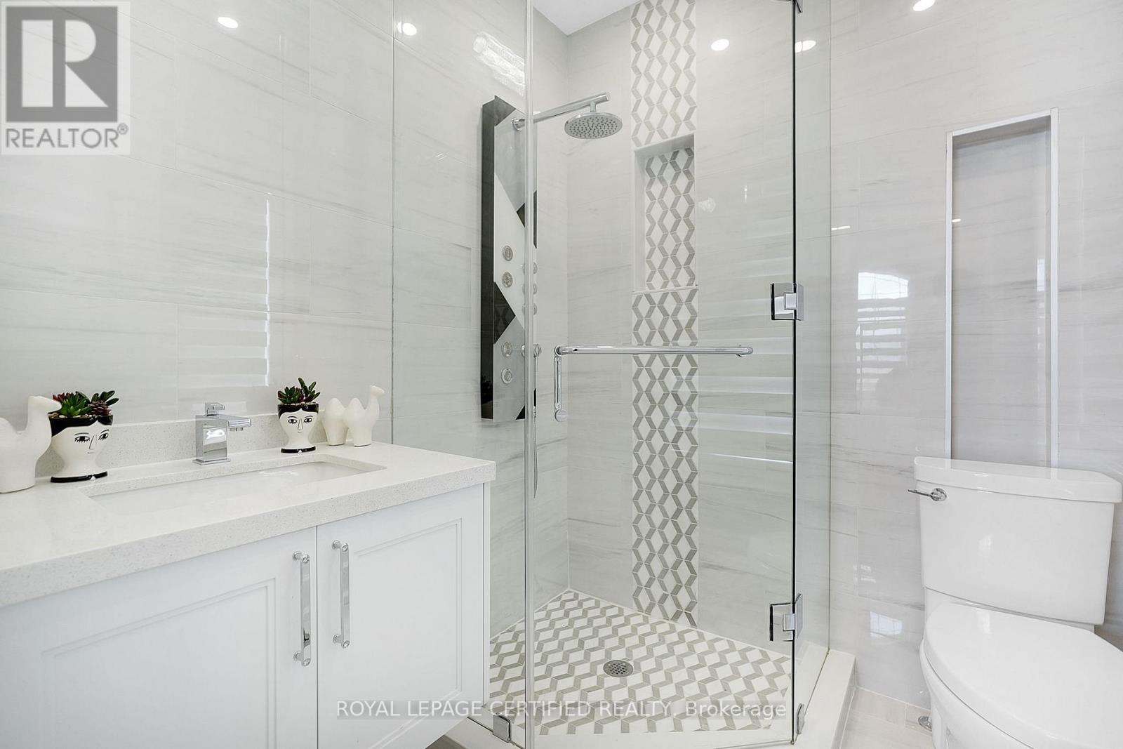 350 Weighton Drive, Oakville, Ontario  L6K 2R4 - Photo 43 - W12973732