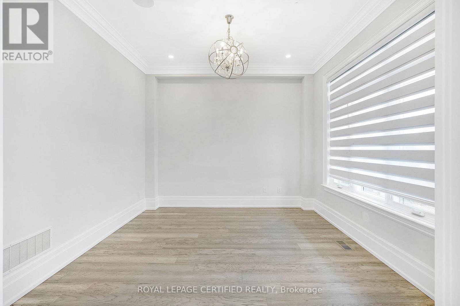 350 Weighton Drive, Oakville, Ontario  L6K 2R4 - Photo 7 - W12973732