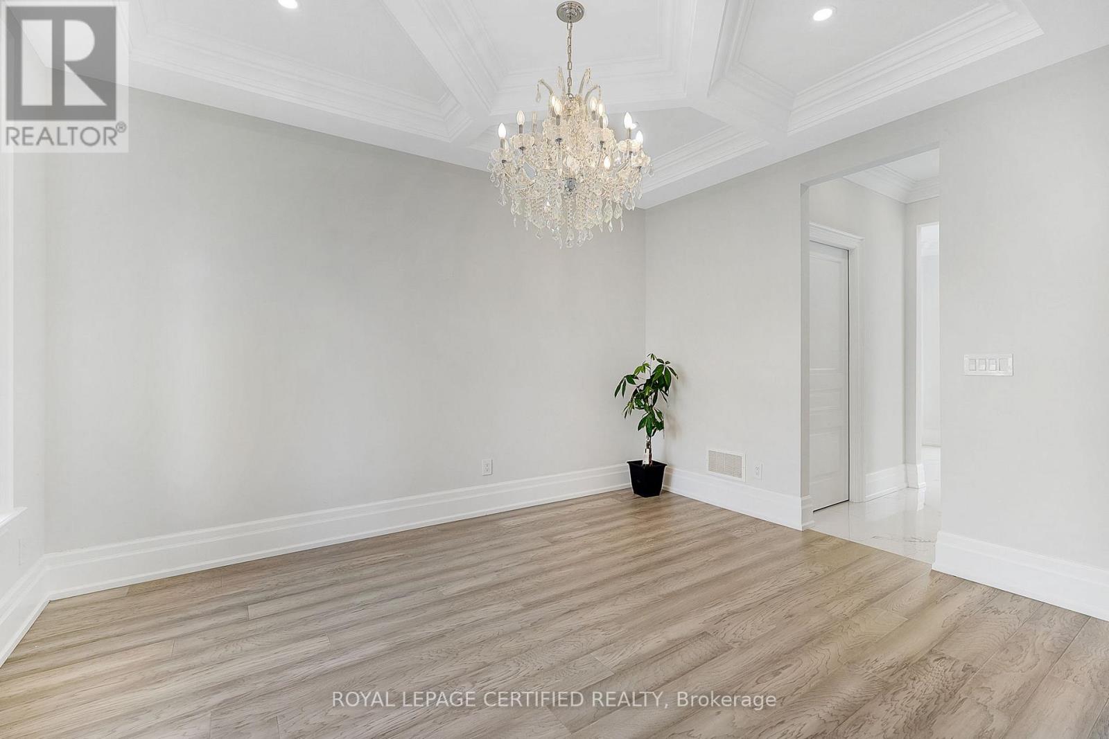 350 Weighton Drive, Oakville, Ontario  L6K 2R4 - Photo 8 - W12973732