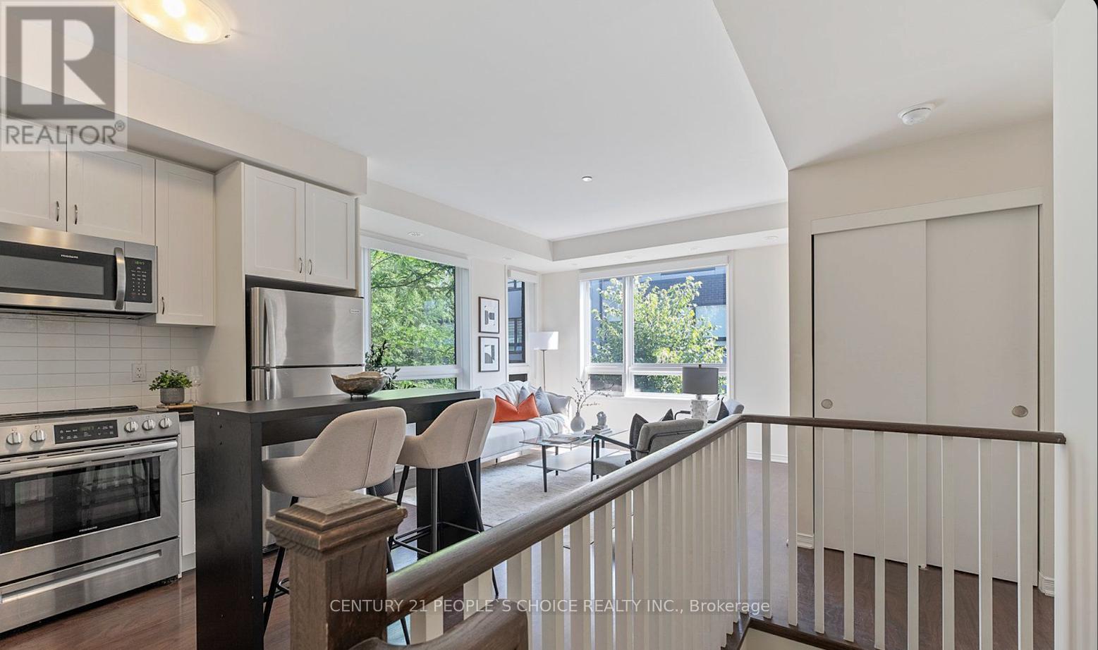 312 - 1110 Briar Hill Avenue, Toronto, Ontario  M6B 1M7 - Photo 2 - W12973826