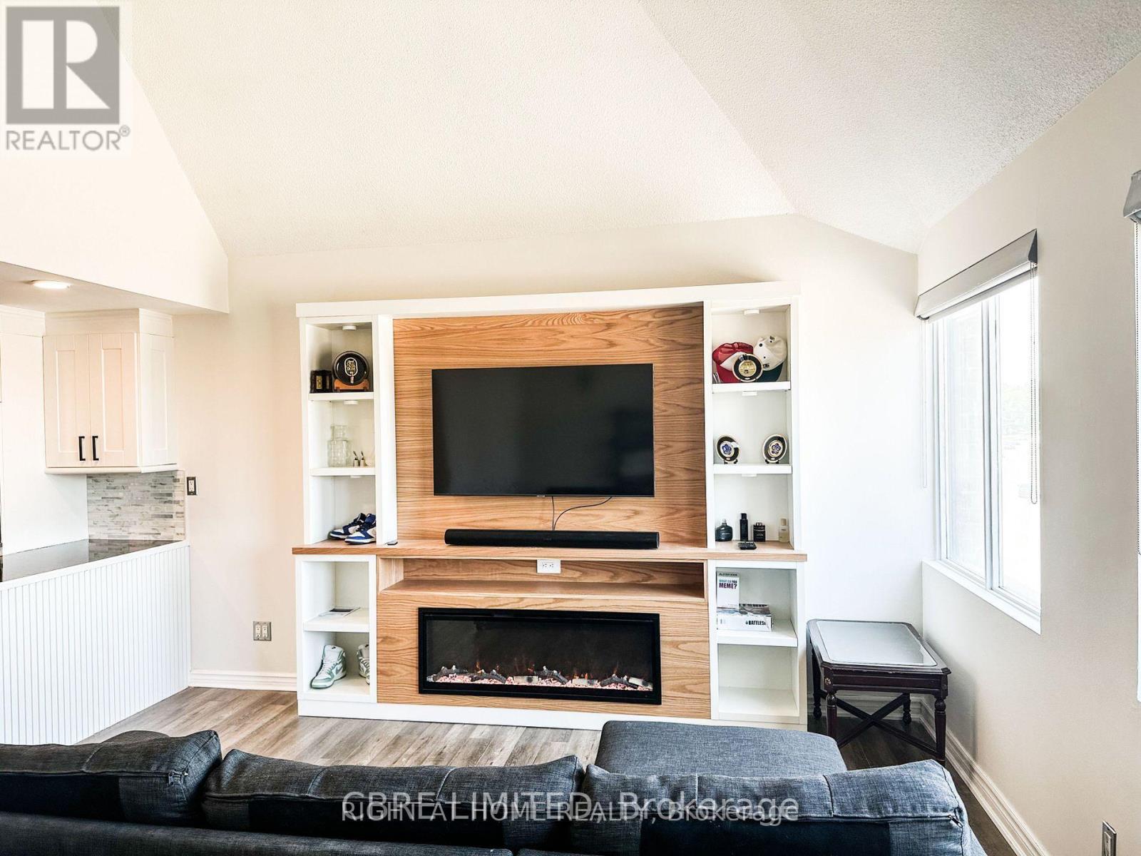 402 - 100 Bronte Road, Oakville, Ontario  L6L 6L5 - Photo 7 - W12973838