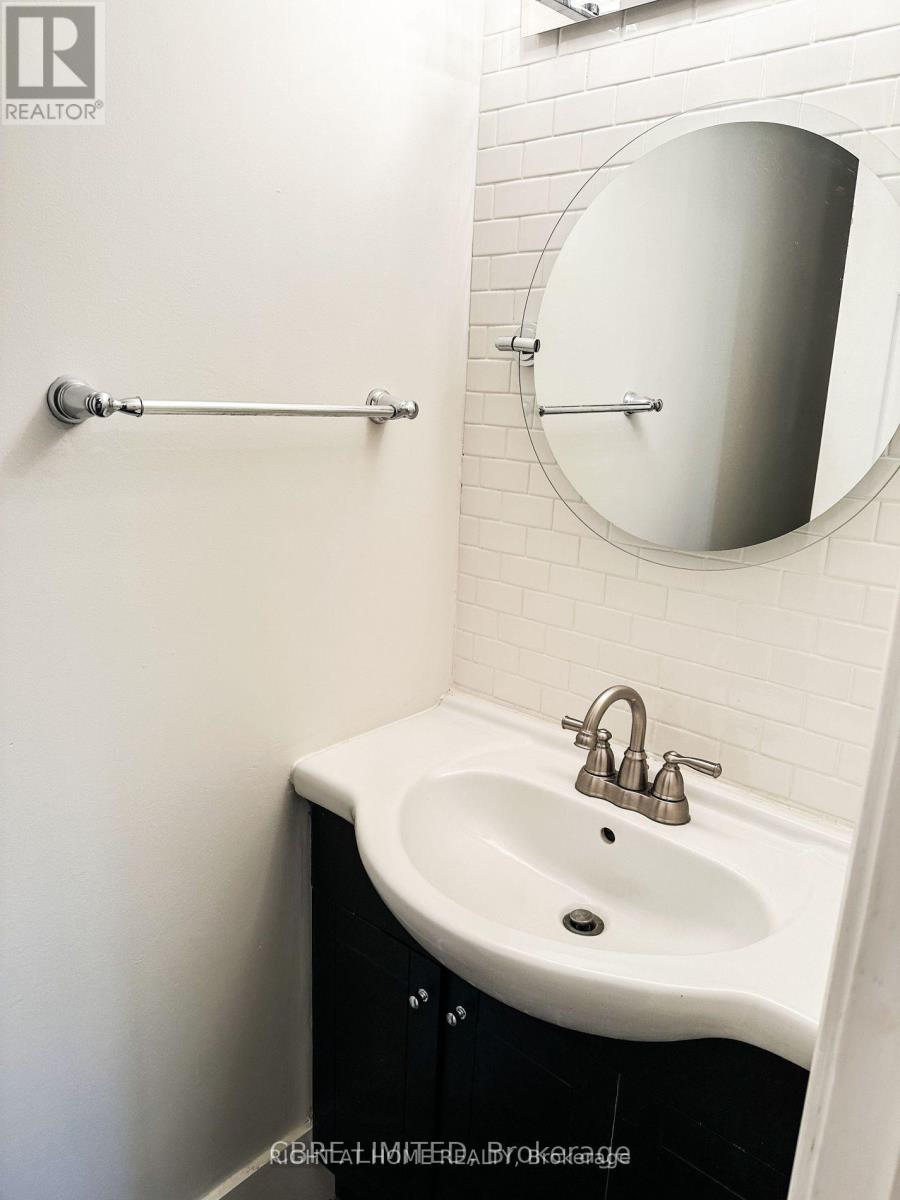 402 - 100 Bronte Road, Oakville, Ontario  L6L 6L5 - Photo 8 - W12973838