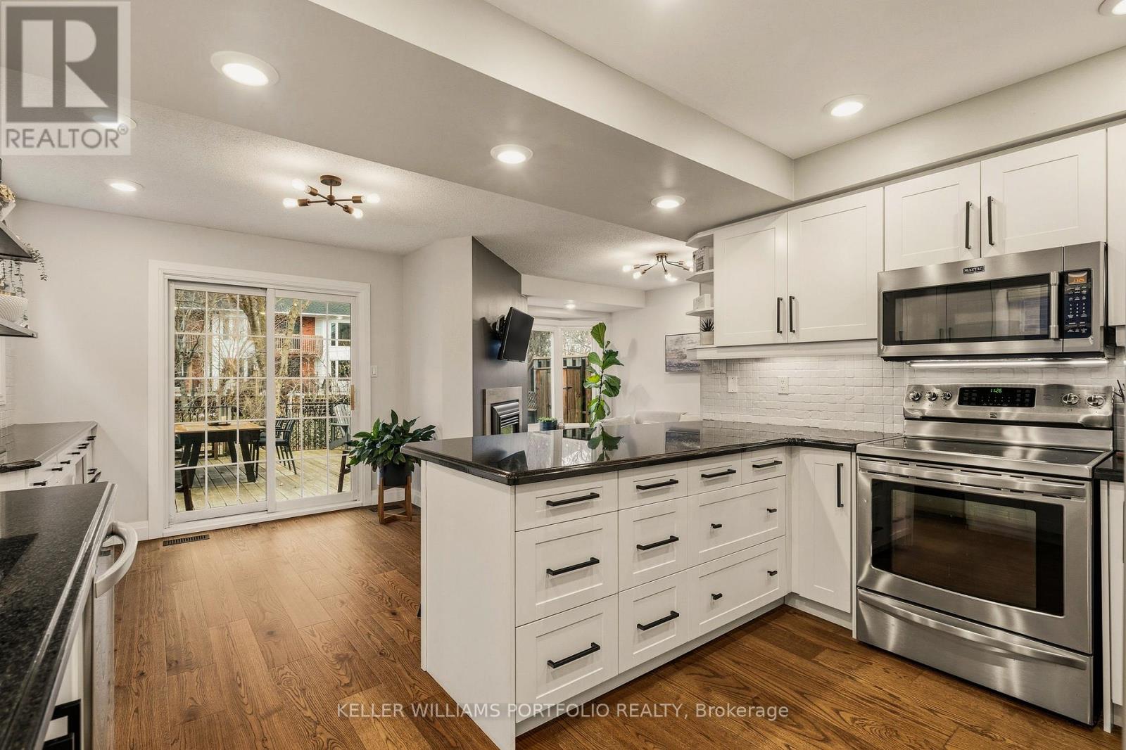 50 Edgewater Drive, Hamilton, Ontario  L8E 4Z3 - Photo 13 - X12973744