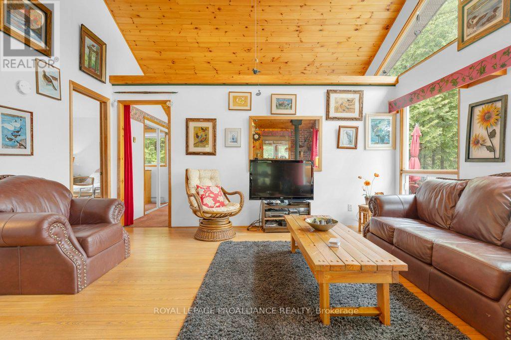 1079 Lemke Lane, North Frontenac (Frontenac North), Ontario  K0H 1J0 - Photo 19 - X12973892