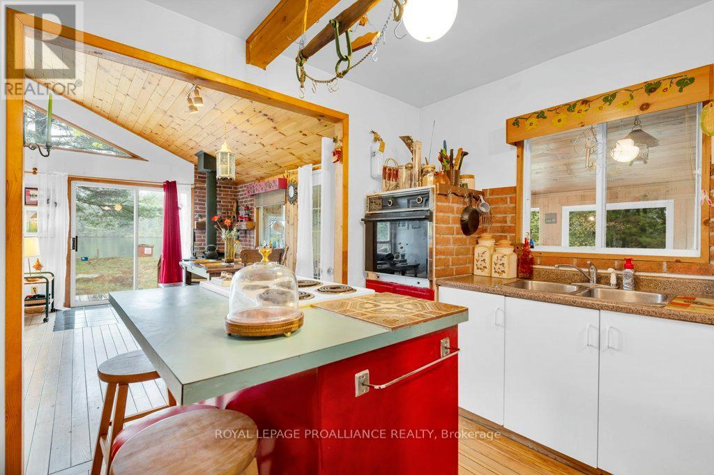 1079 Lemke Lane, North Frontenac (Frontenac North), Ontario  K0H 1J0 - Photo 24 - X12973892